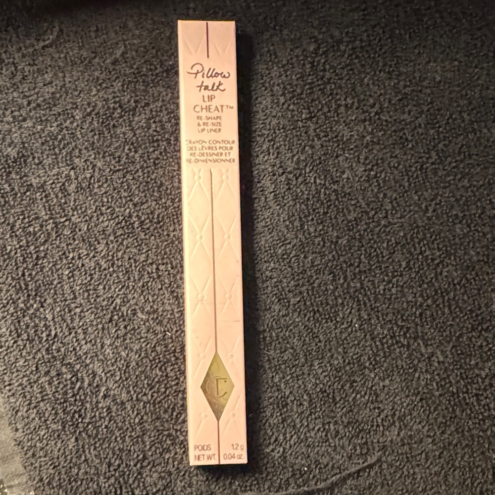 Charlotte Tilbury Lip Cheat in Soft Pink
